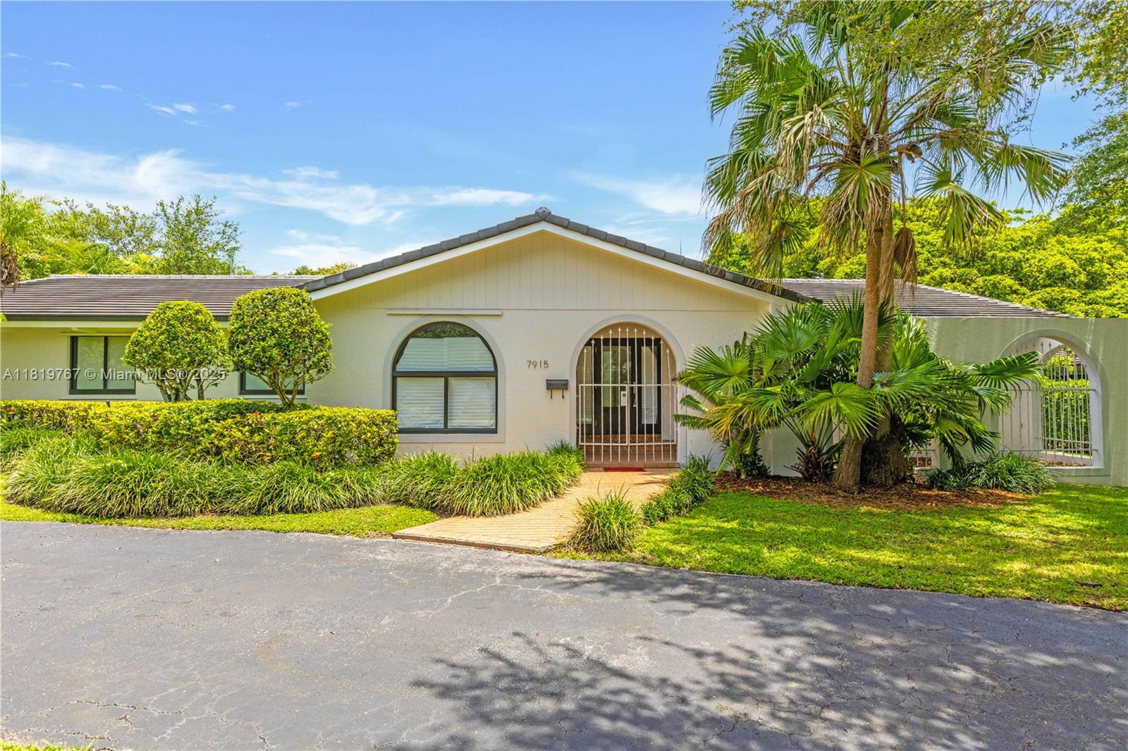 AVOCADO ACRES - Residential Lease