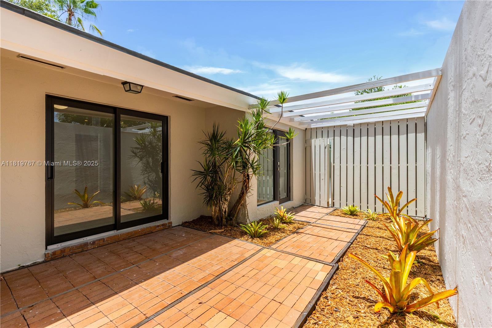AVOCADO ACRES - Residential Lease