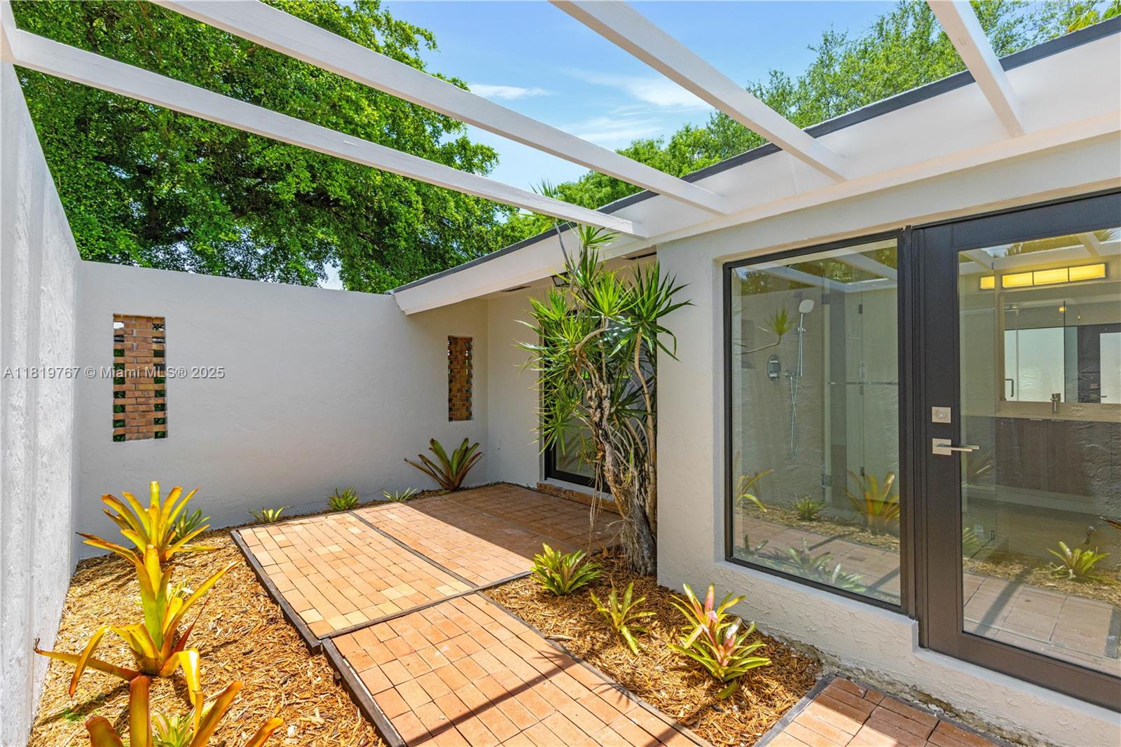 AVOCADO ACRES - Residential Lease