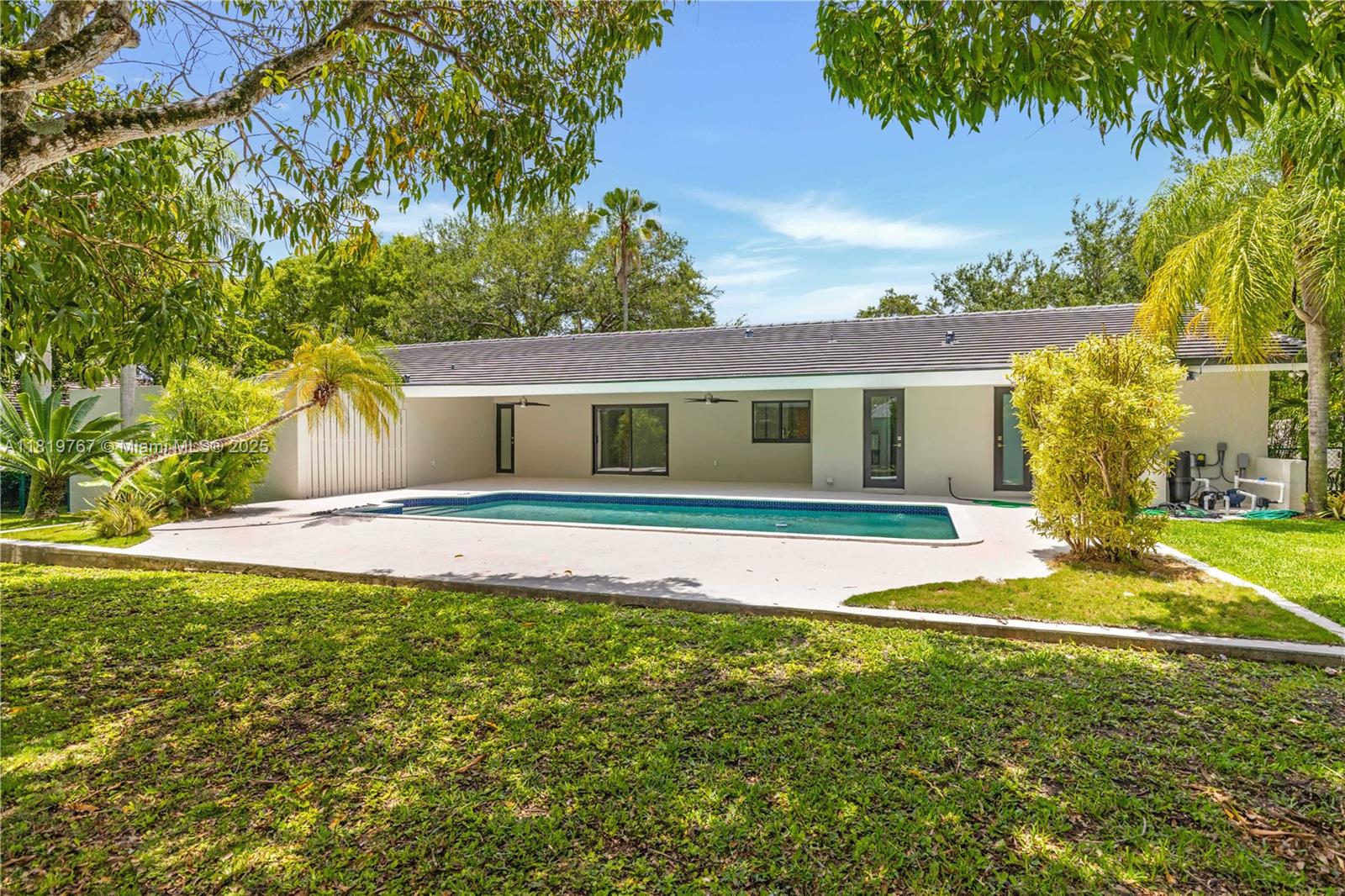 AVOCADO ACRES - Residential Lease