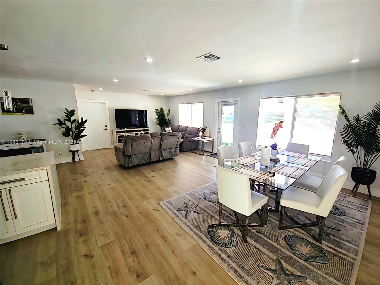 CORAL RIDGE ISLES - Residential