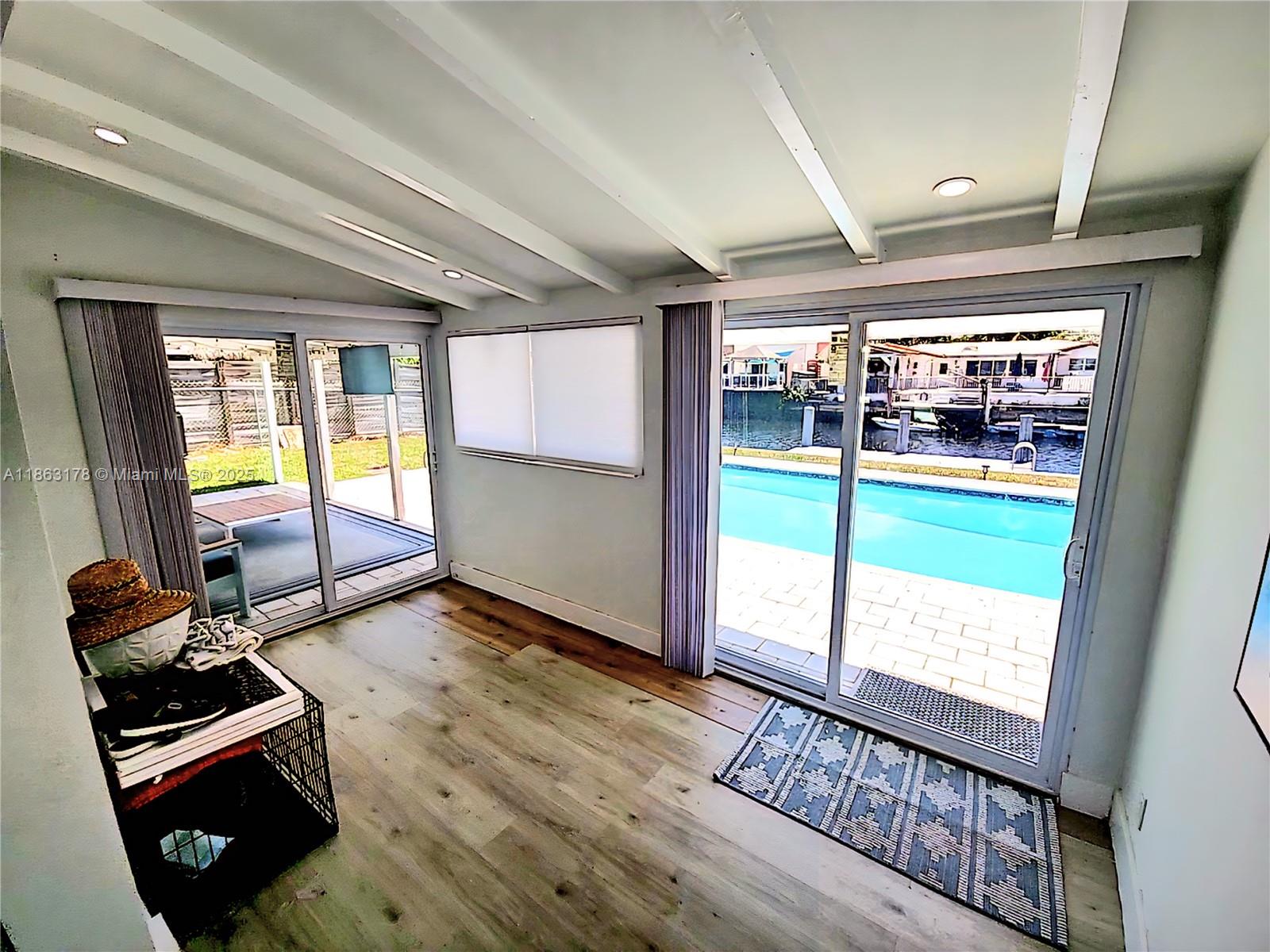 CORAL RIDGE ISLES - Residential