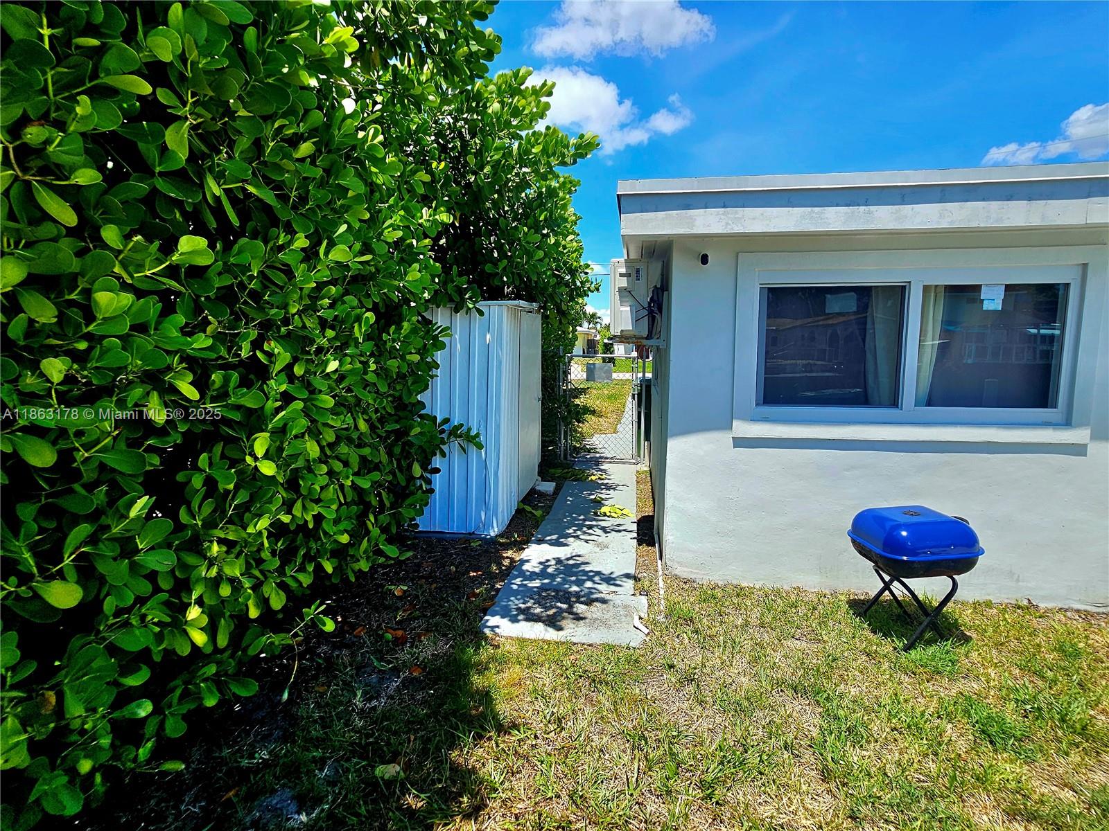 CORAL RIDGE ISLES - Residential