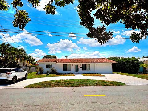 Photo of 1430 NE 53rd Ct, Fort Lauderdale, FL 33334 (MLS # A11863178)