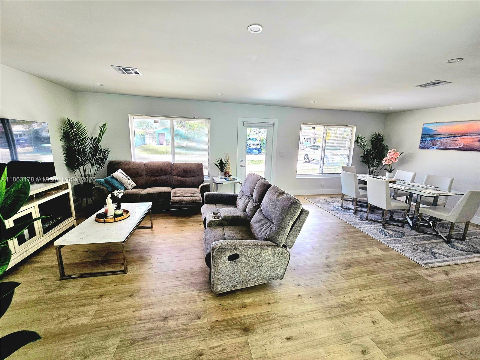 CORAL RIDGE ISLES - Residential