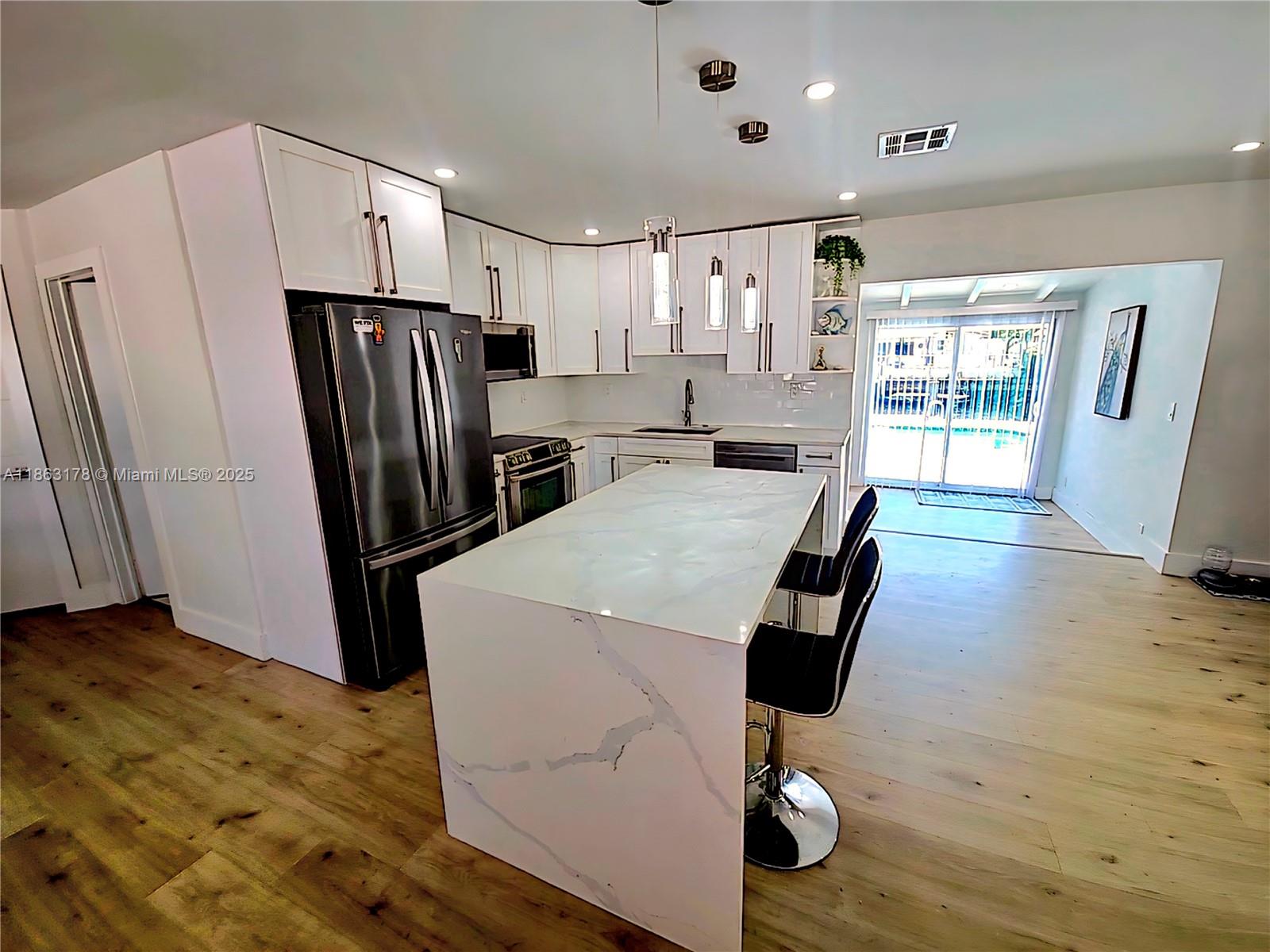 CORAL RIDGE ISLES - Residential