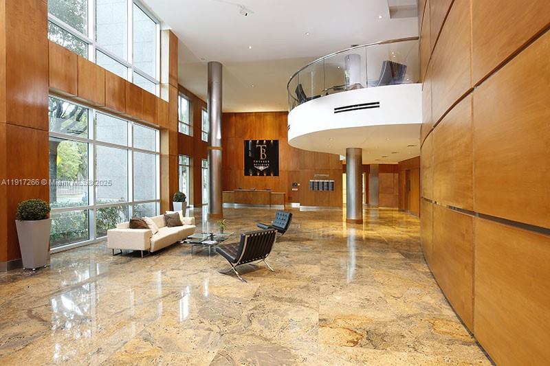 Properties 1 1000 5th St 102