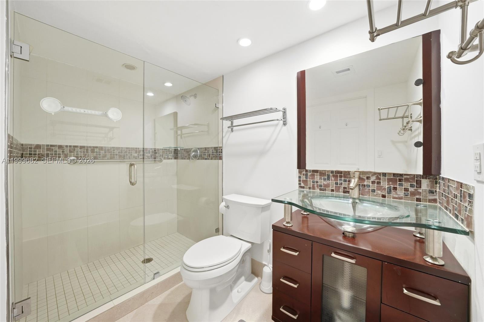 THE MUTINY CONDO - Residential