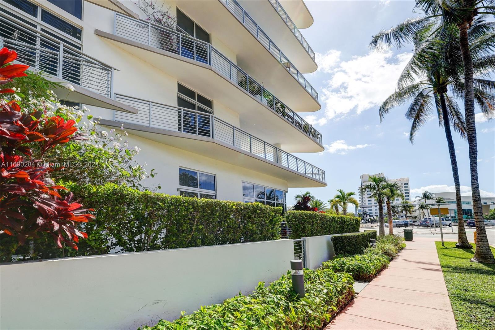 THE MERIDIAN CONDO - Residential