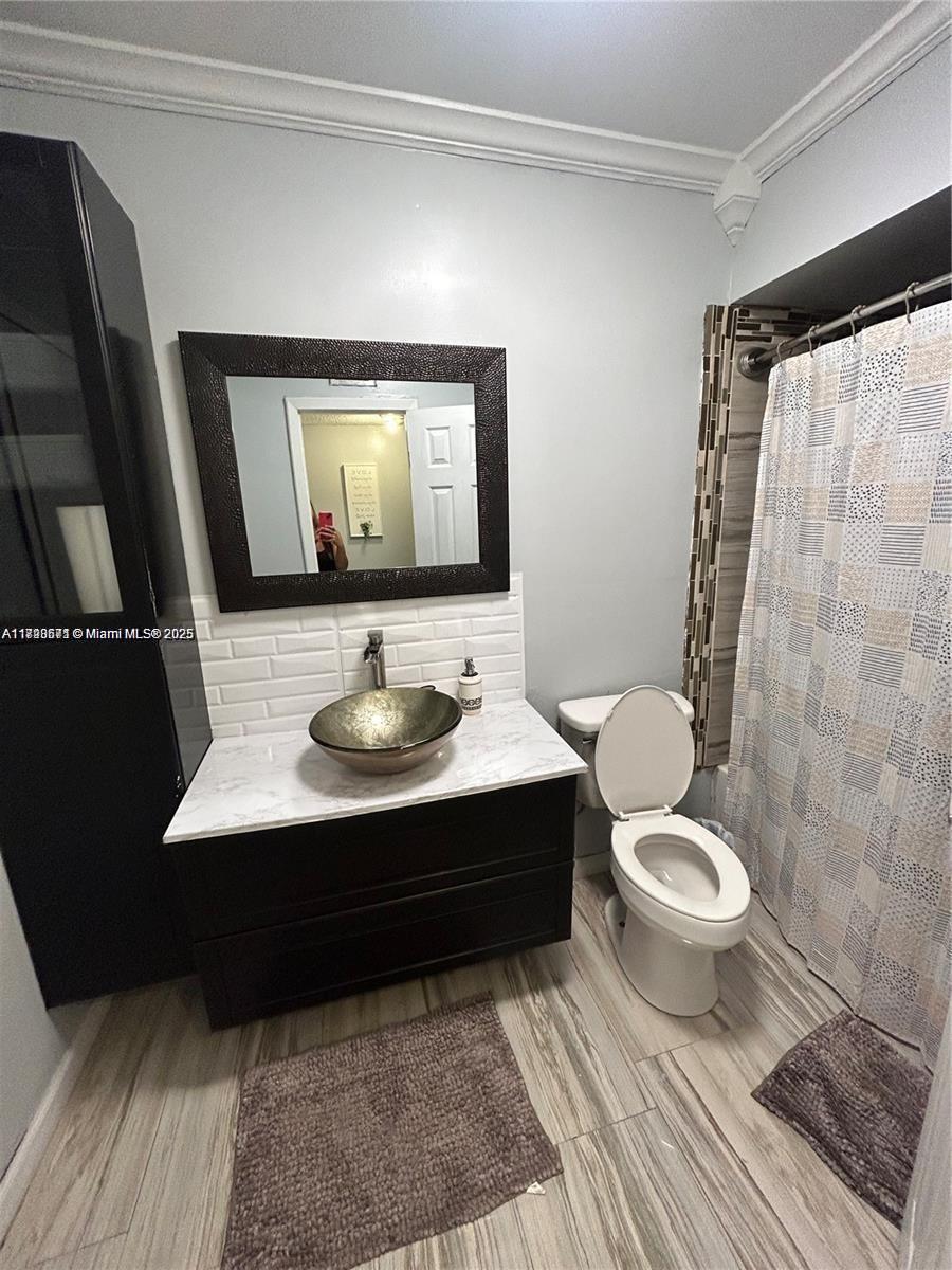 MISSIONWOOD AT MIRAMAR CO - Residential Lease