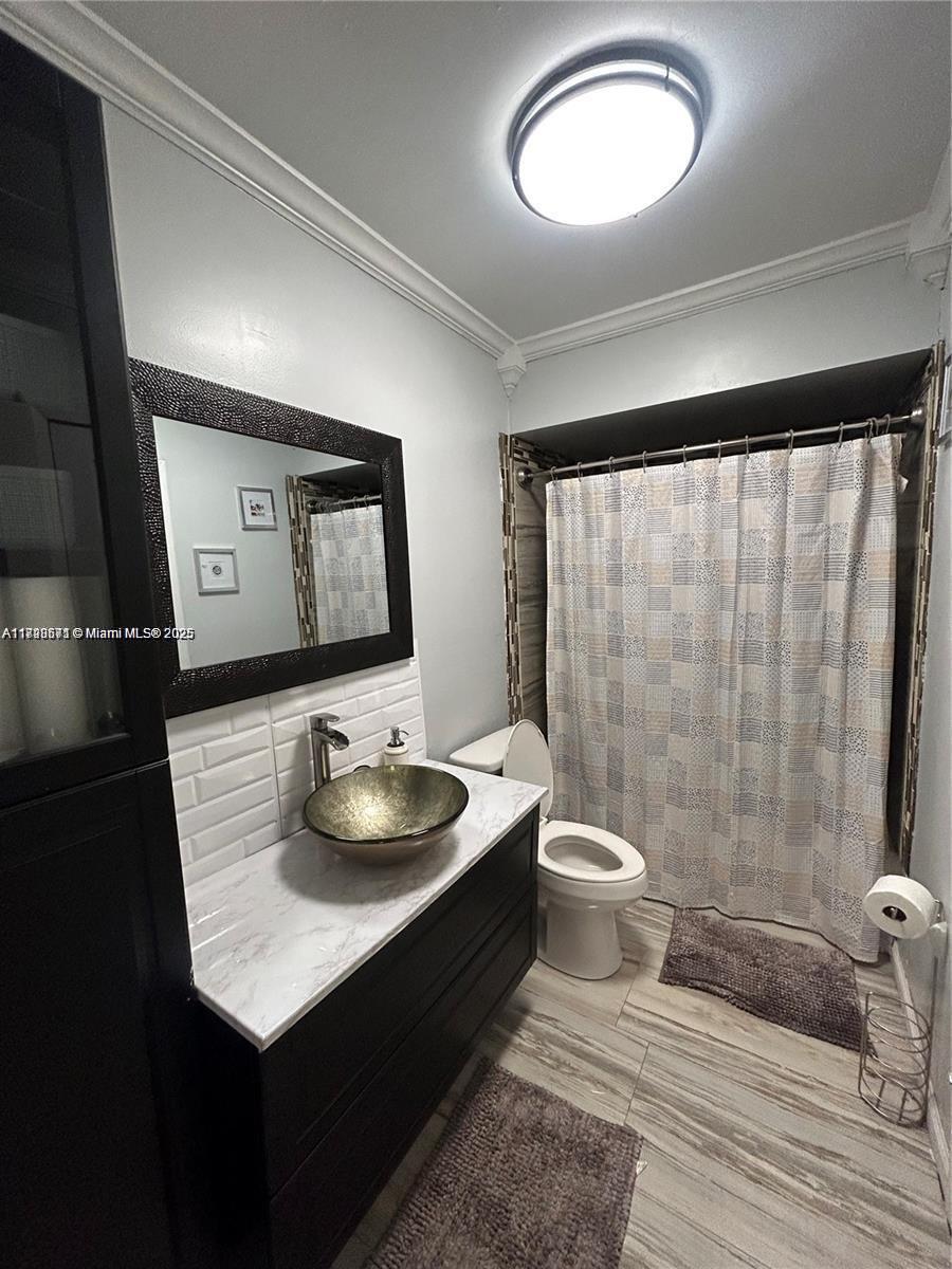MISSIONWOOD AT MIRAMAR CO - Residential Lease