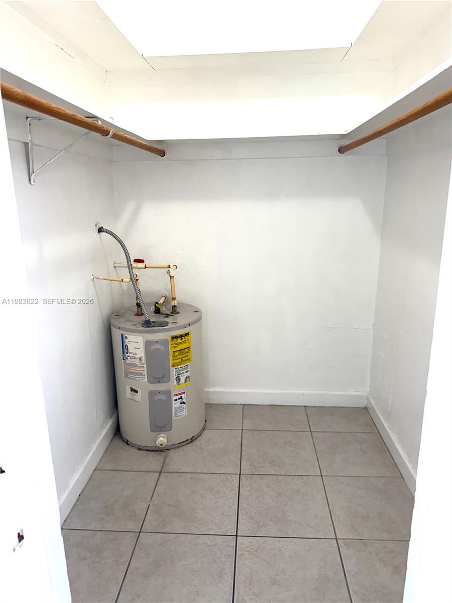 N MIAMI ESTATES - Residential Lease