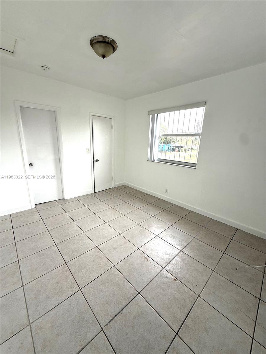 N MIAMI ESTATES - Residential Lease