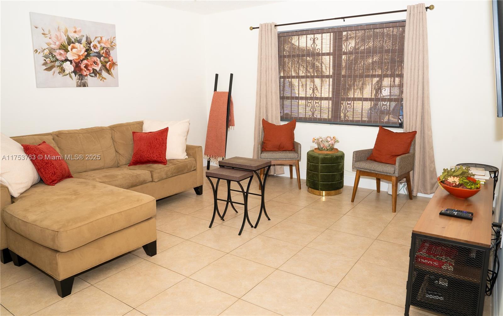 4050 Nw 135th St 8-9, Opa-Locka, Miami-Dade County, Florida - 2 Bedrooms  
1 Bathrooms - 