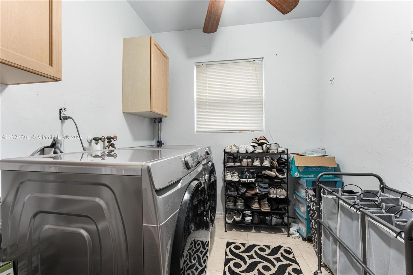BREEZYWAY MANOR SECOND AD - Residential