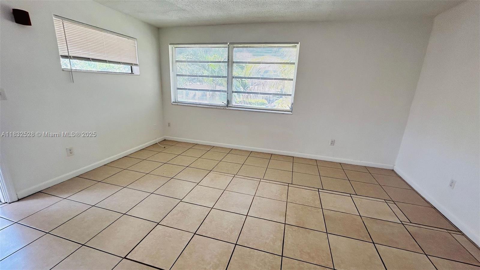2121 NE 168th St 10