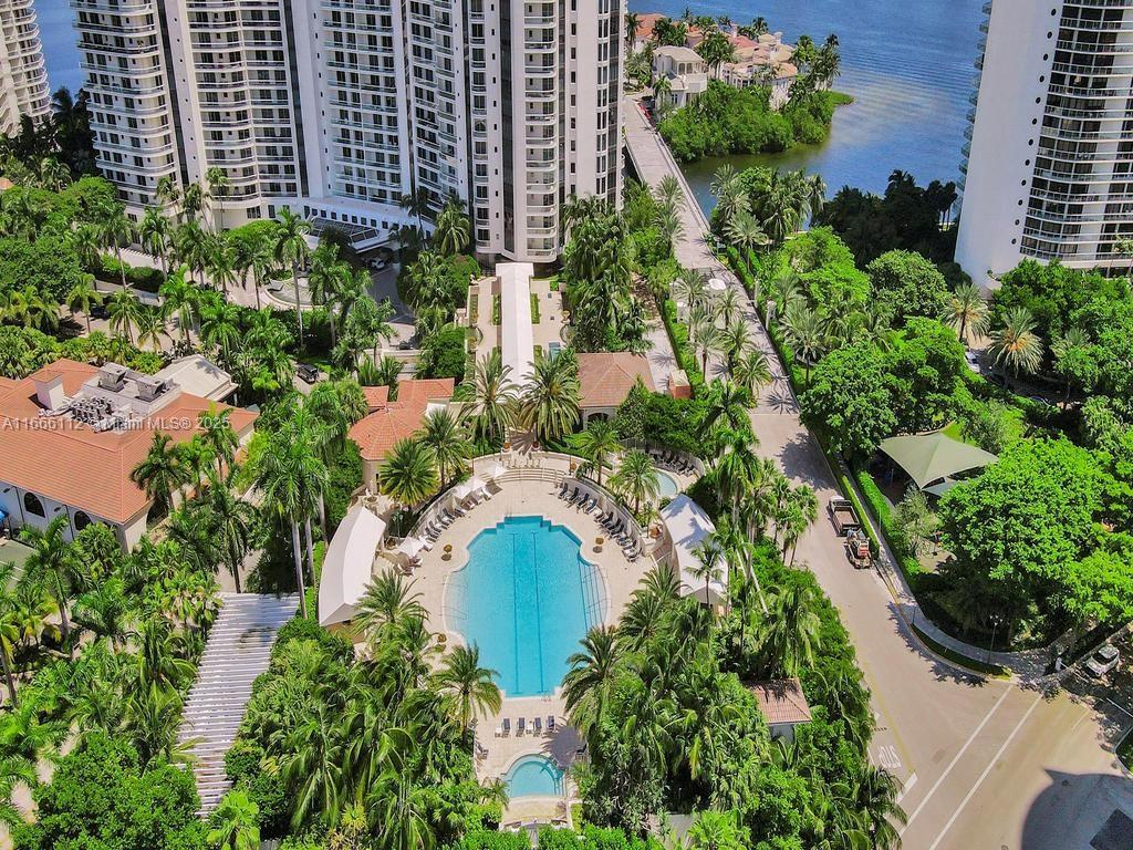 1000 ISL BLVD WILLIAMS IS - Residential