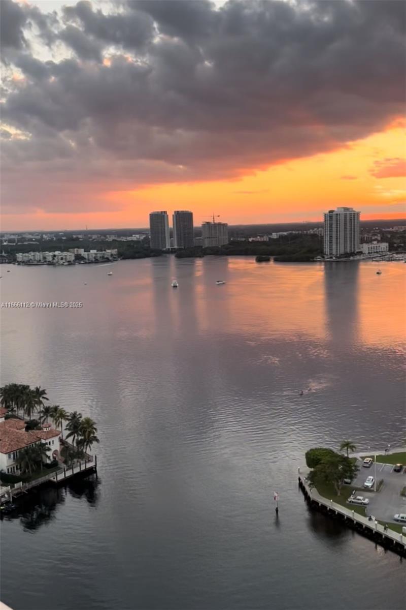 1000 ISL BLVD WILLIAMS IS - Residential