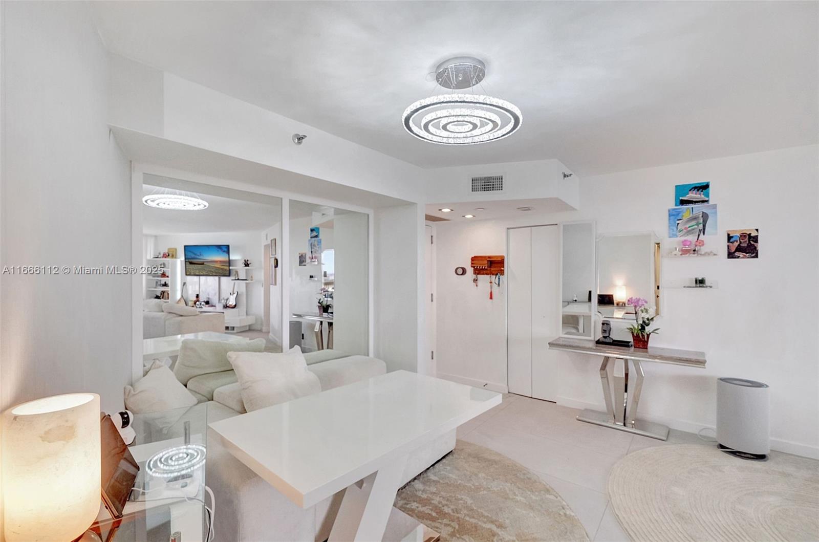 1000 ISL BLVD WILLIAMS IS - Residential