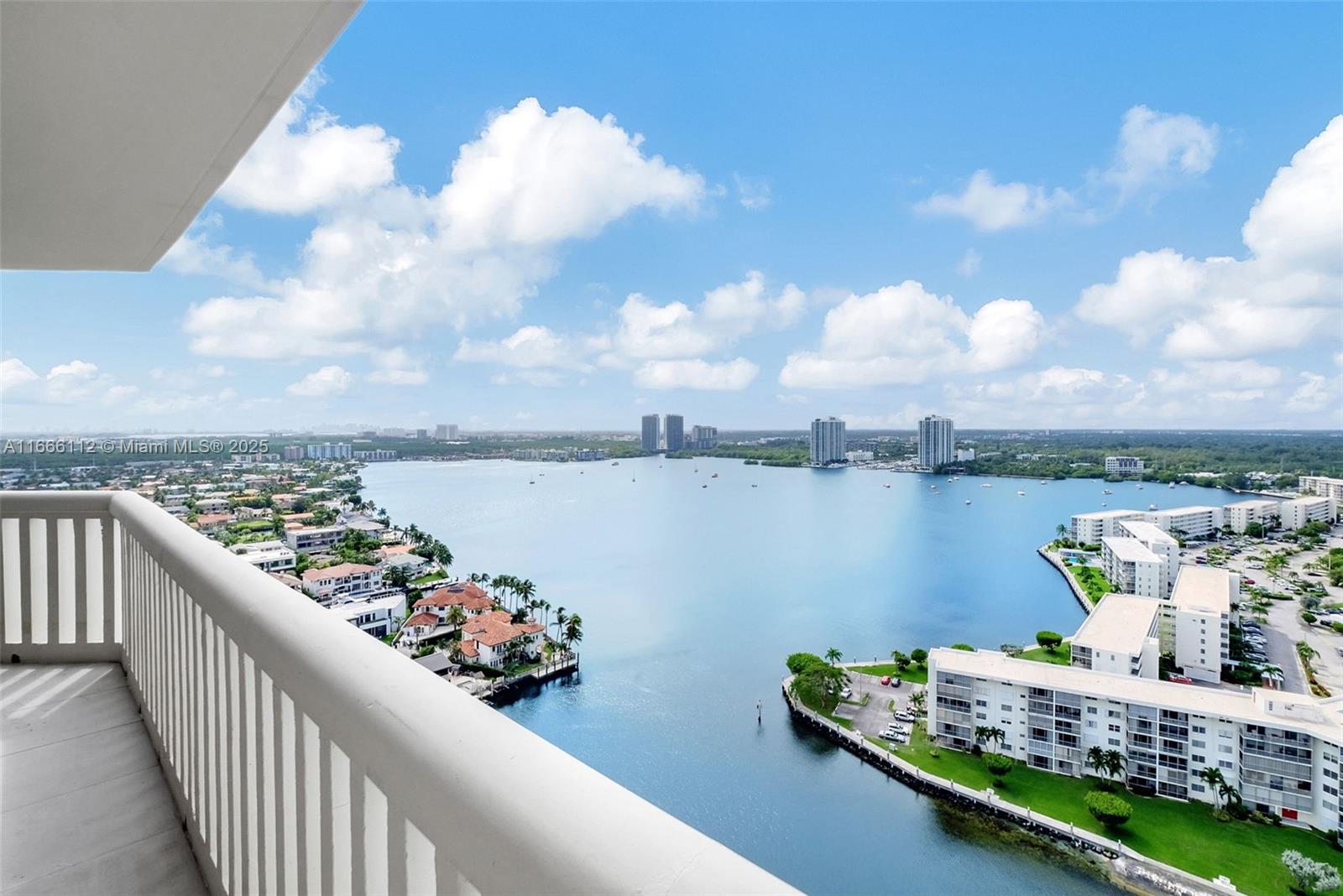 1000 ISL BLVD WILLIAMS IS - Residential