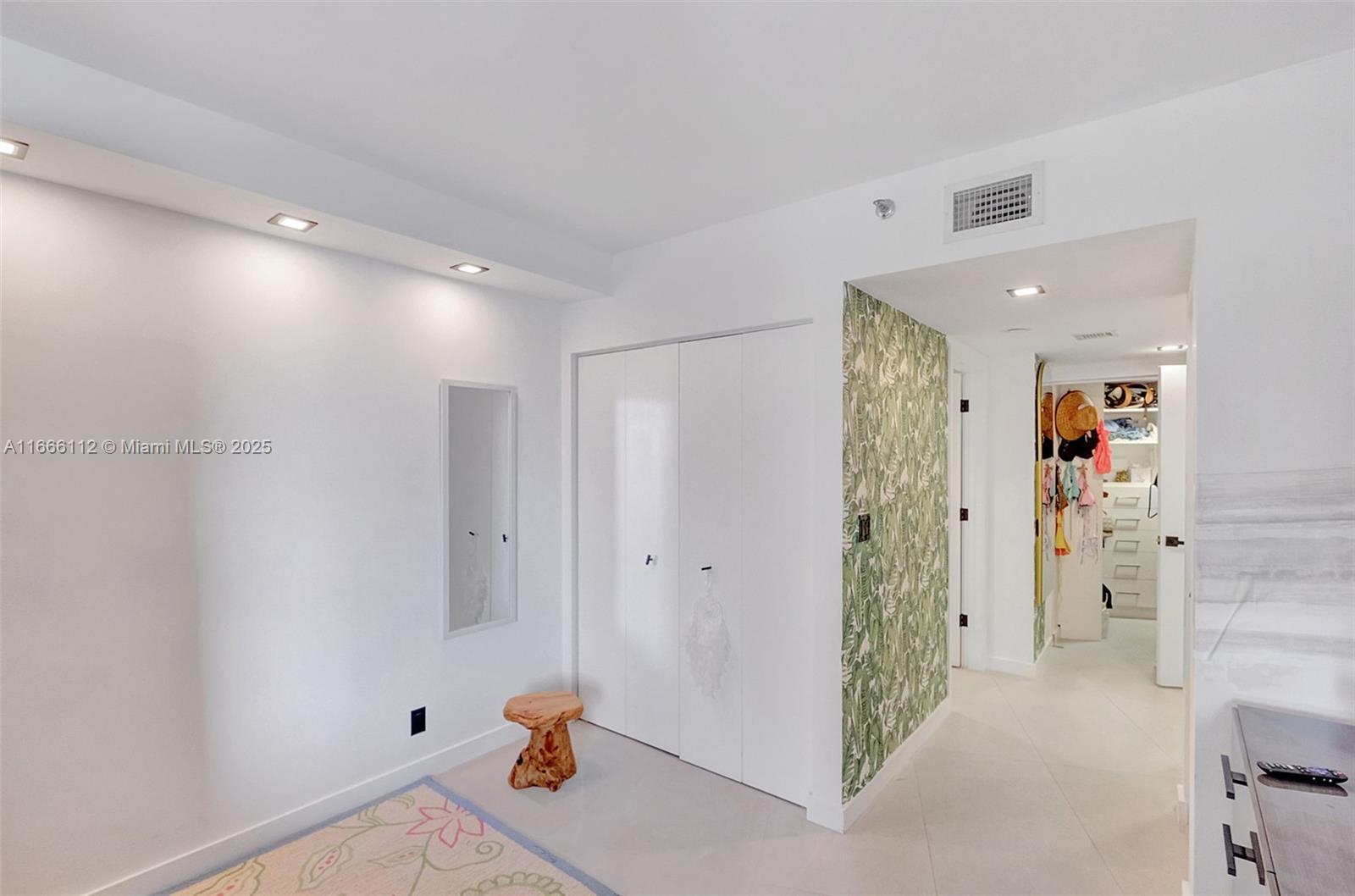 1000 ISL BLVD WILLIAMS IS - Residential