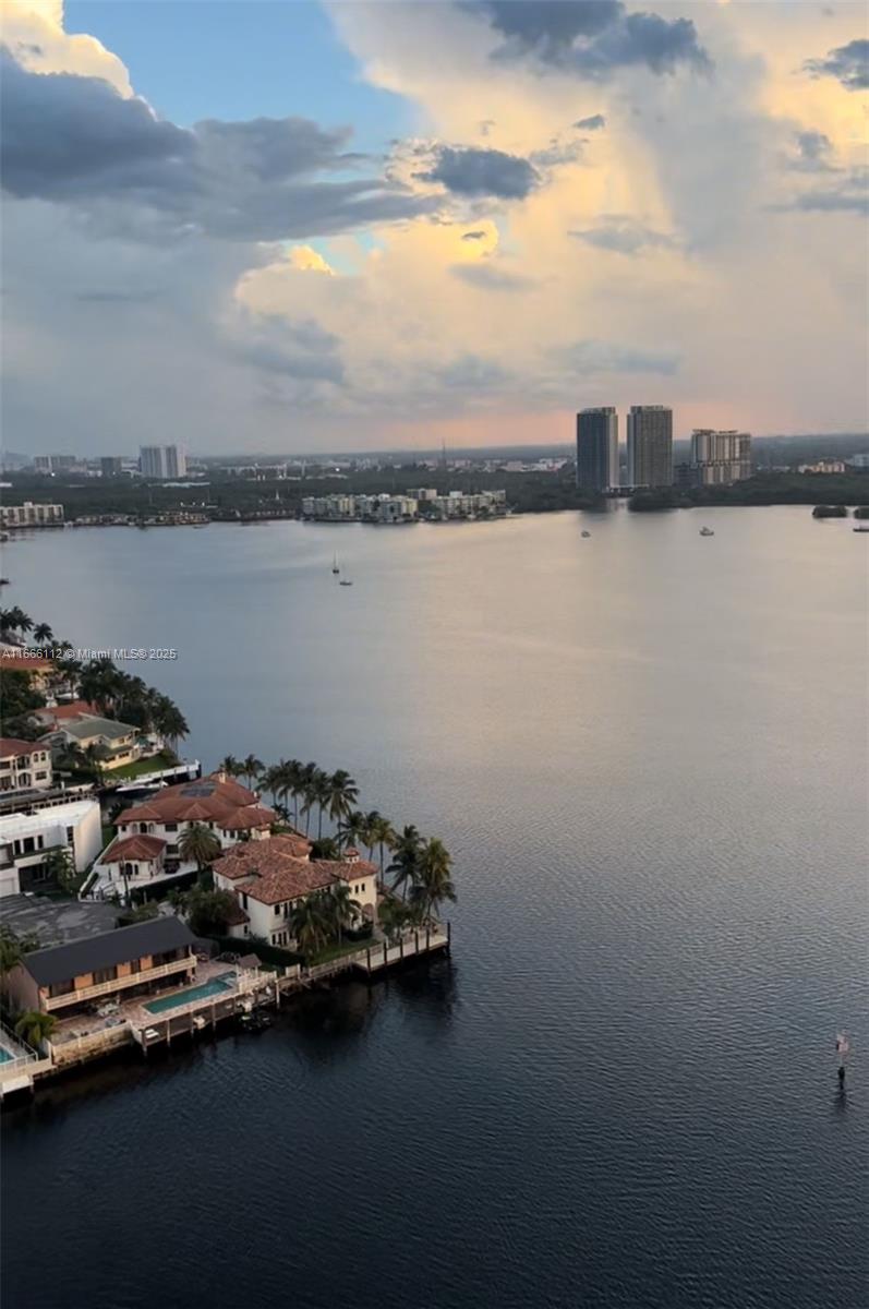 1000 ISL BLVD WILLIAMS IS - Residential