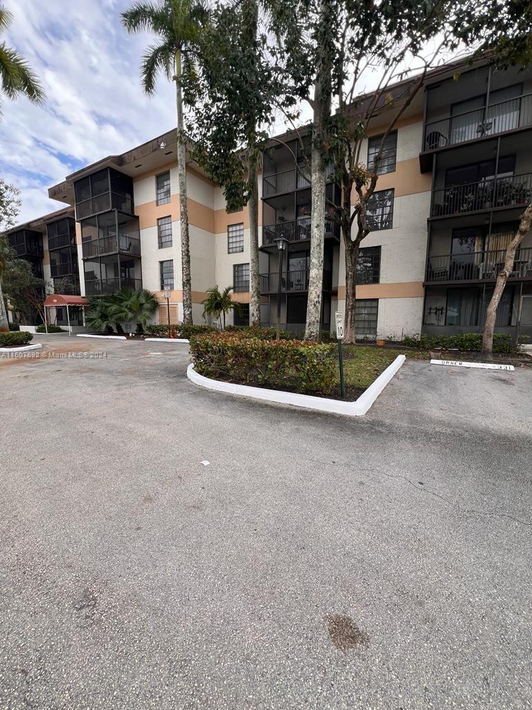 INVERWOOD CONDO - Residential Lease