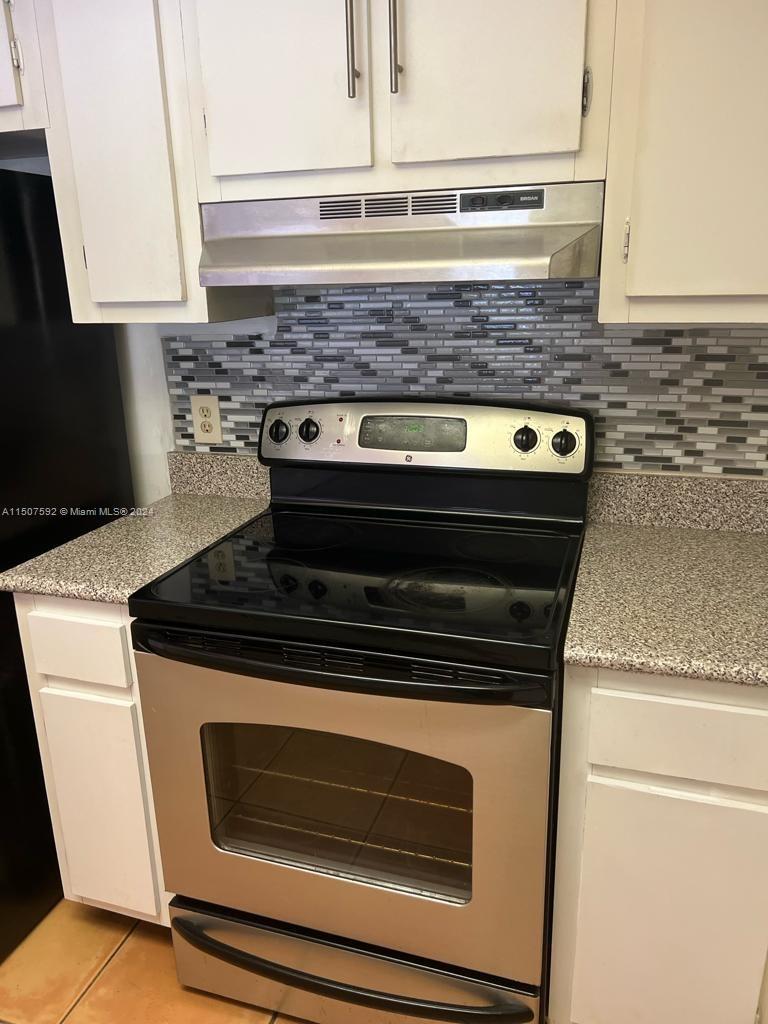 INVERWOOD CONDO - Residential Lease