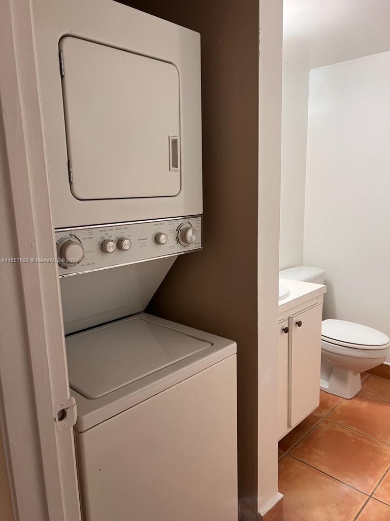 INVERWOOD CONDO - Residential Lease
