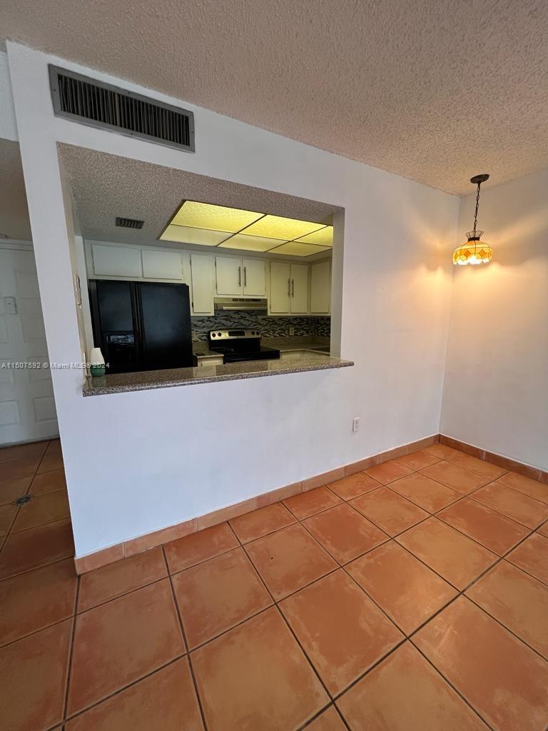 INVERWOOD CONDO - Residential Lease