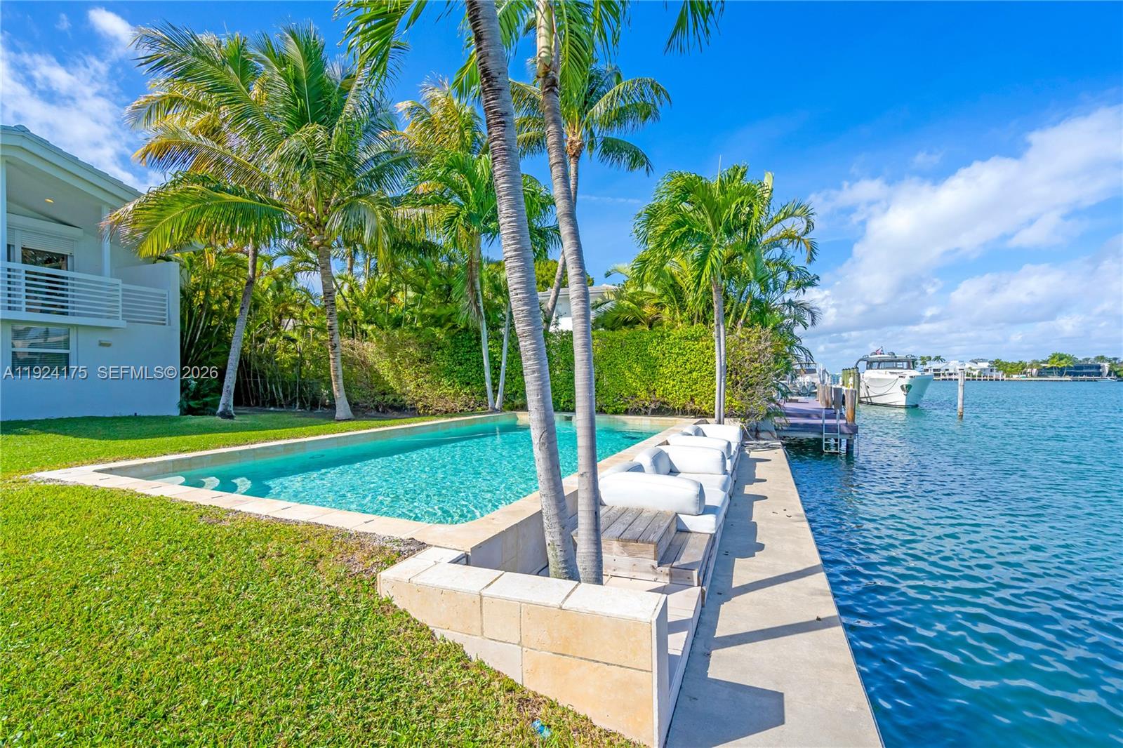 MASHTA ISLAND A REPLAT OF - Residential