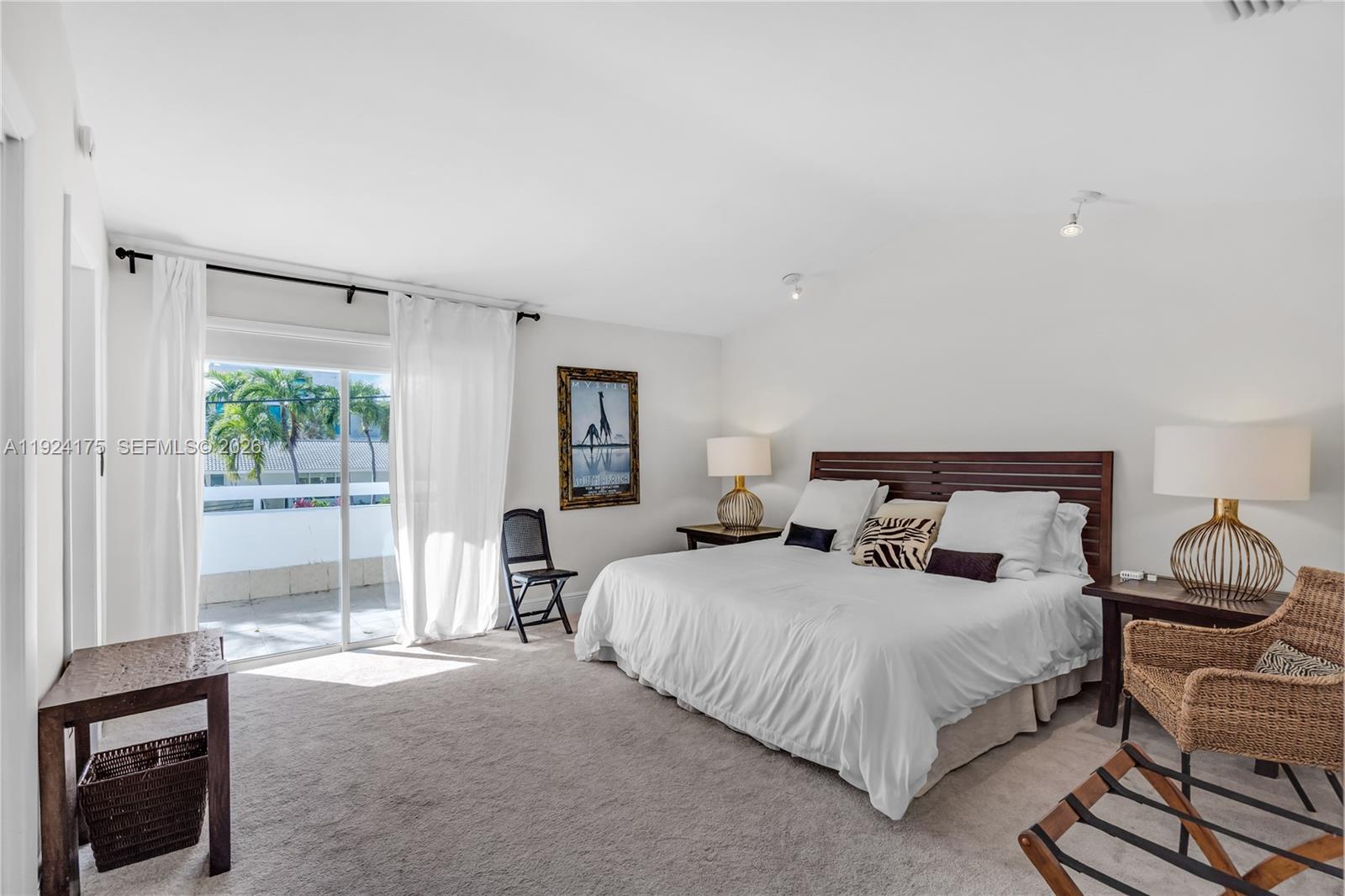 MASHTA ISLAND A REPLAT OF - Residential