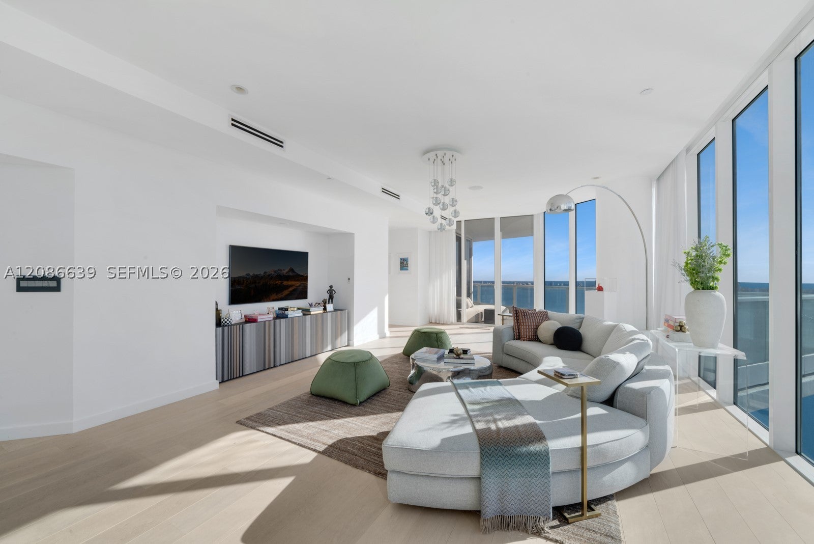 2020 N Bayshore Dr PH4302