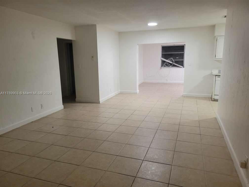 7007 NW 99th Ave