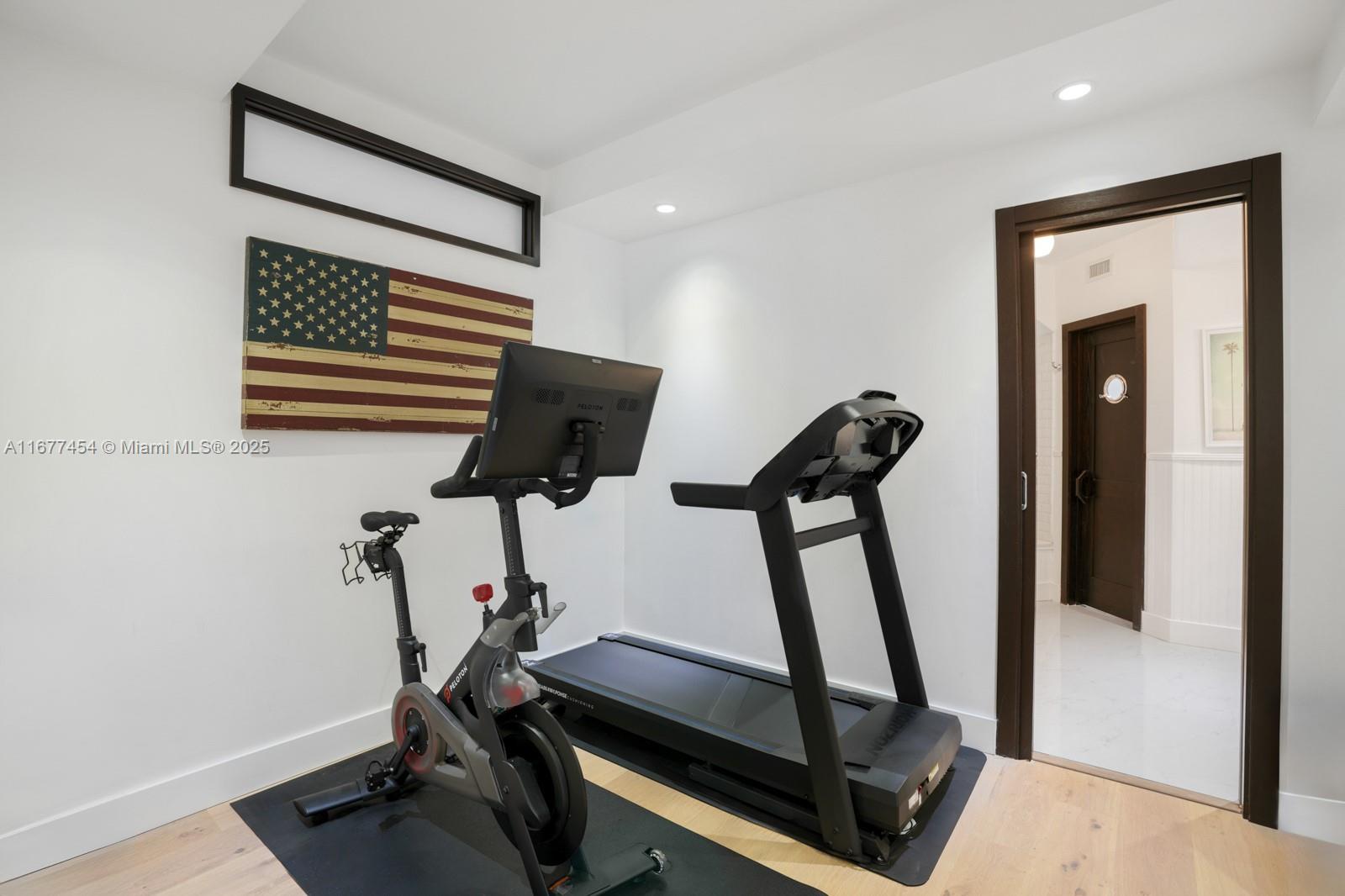 THE VISTAS CONDO - Residential
