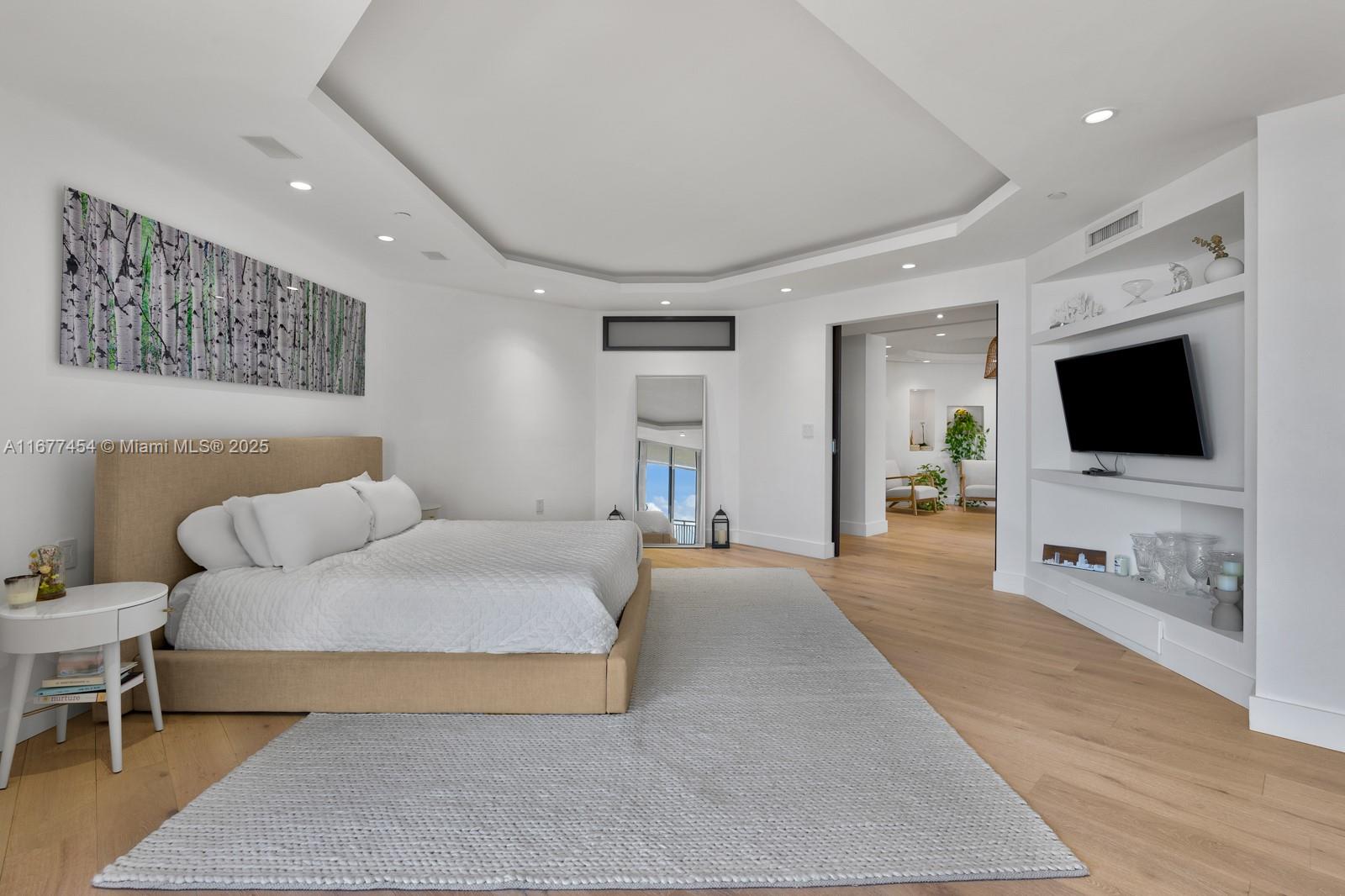 THE VISTAS CONDO - Residential