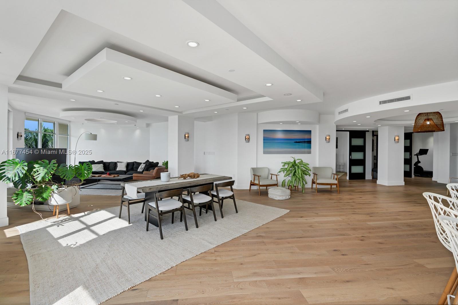 THE VISTAS CONDO - Residential