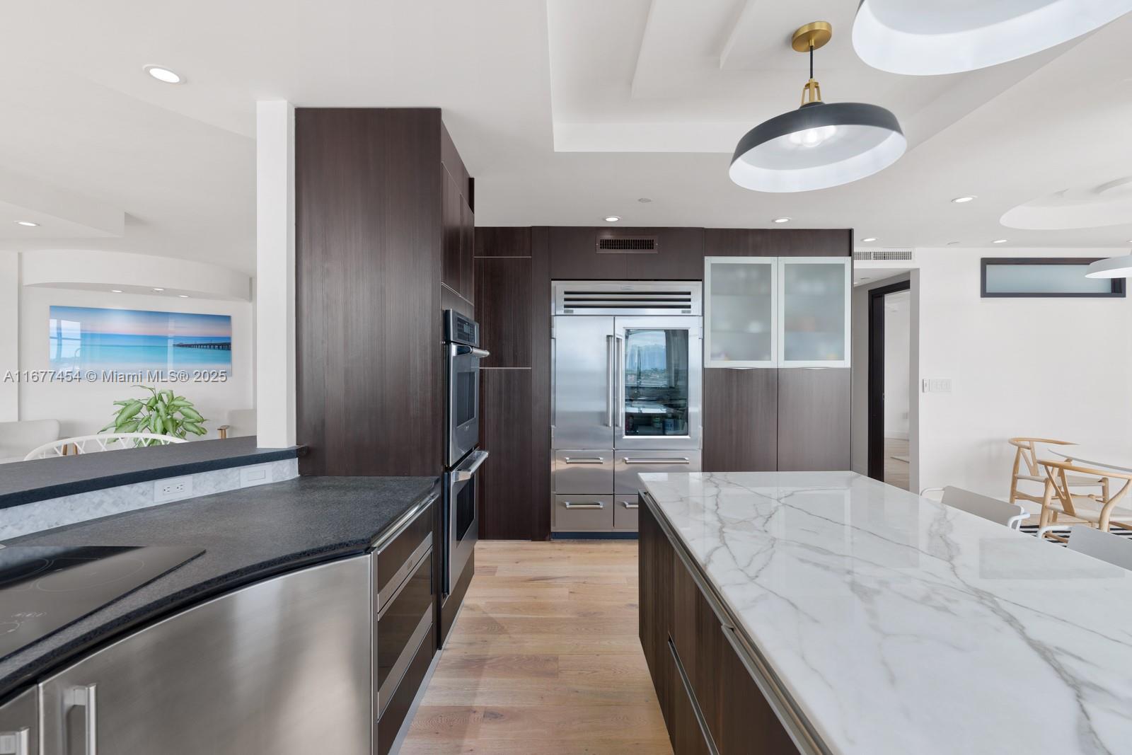 THE VISTAS CONDO - Residential