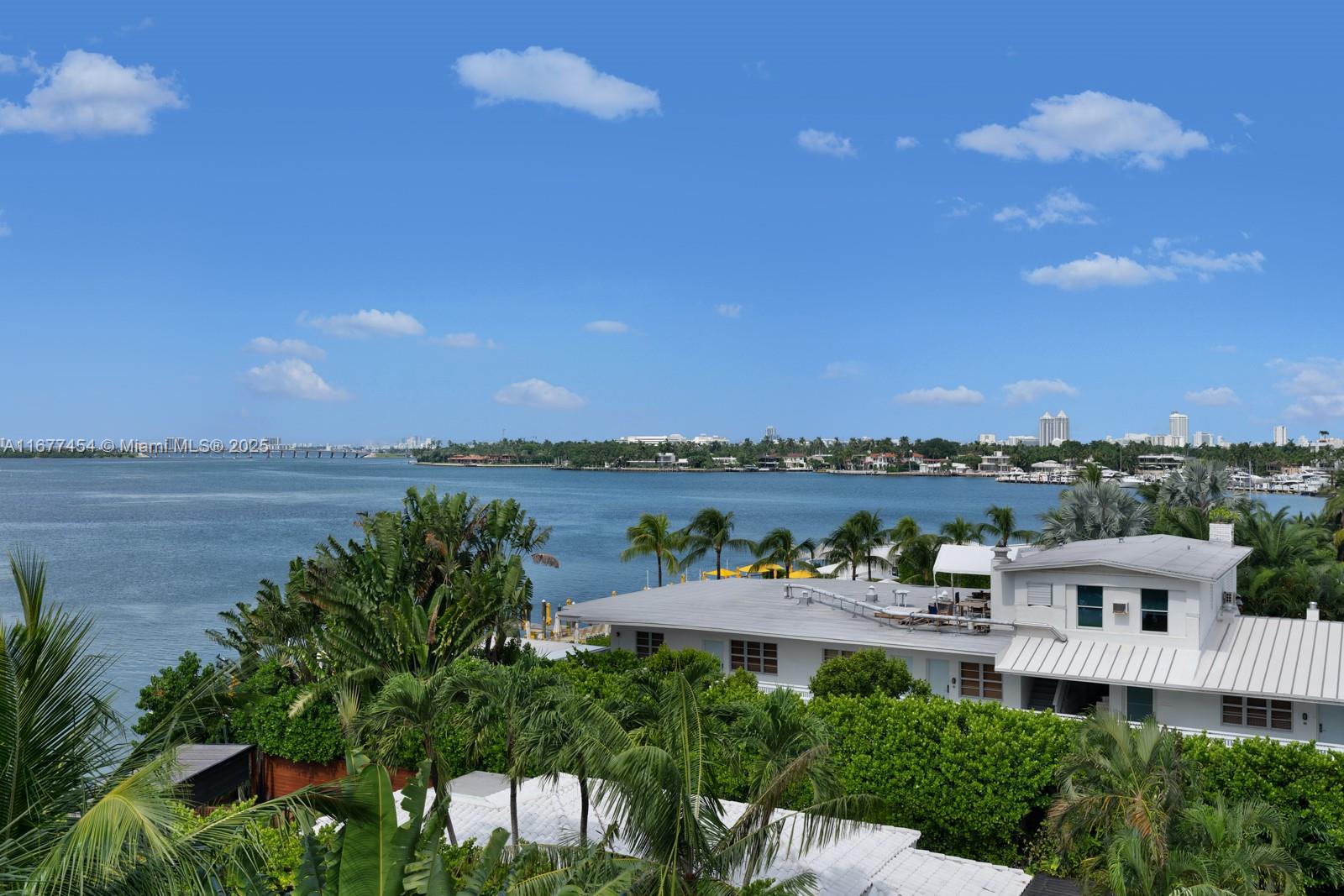 THE VISTAS CONDO - Residential