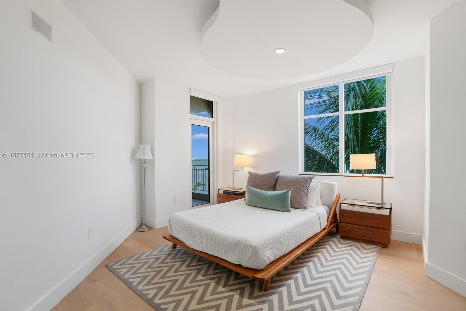THE VISTAS CONDO - Residential
