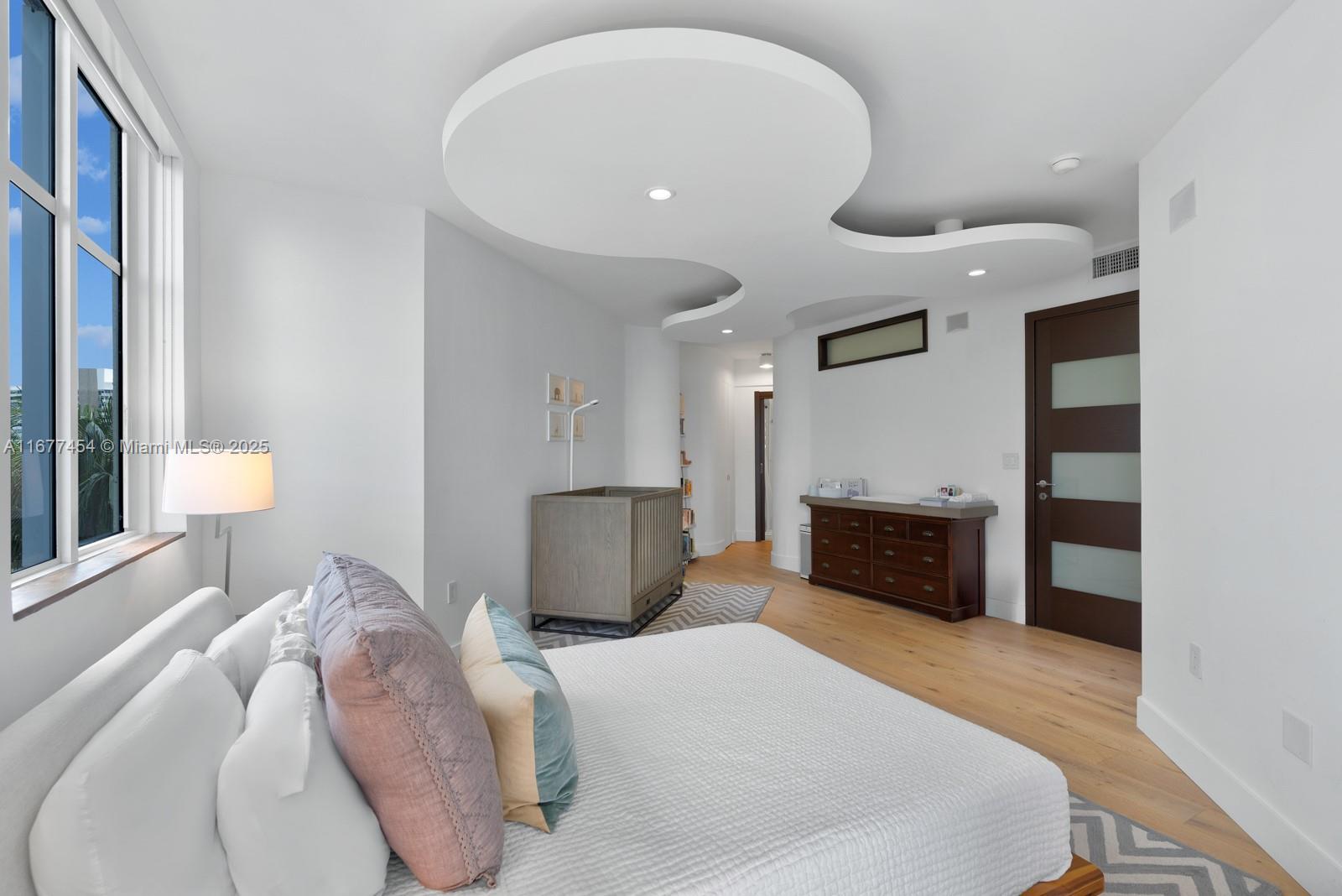 THE VISTAS CONDO - Residential