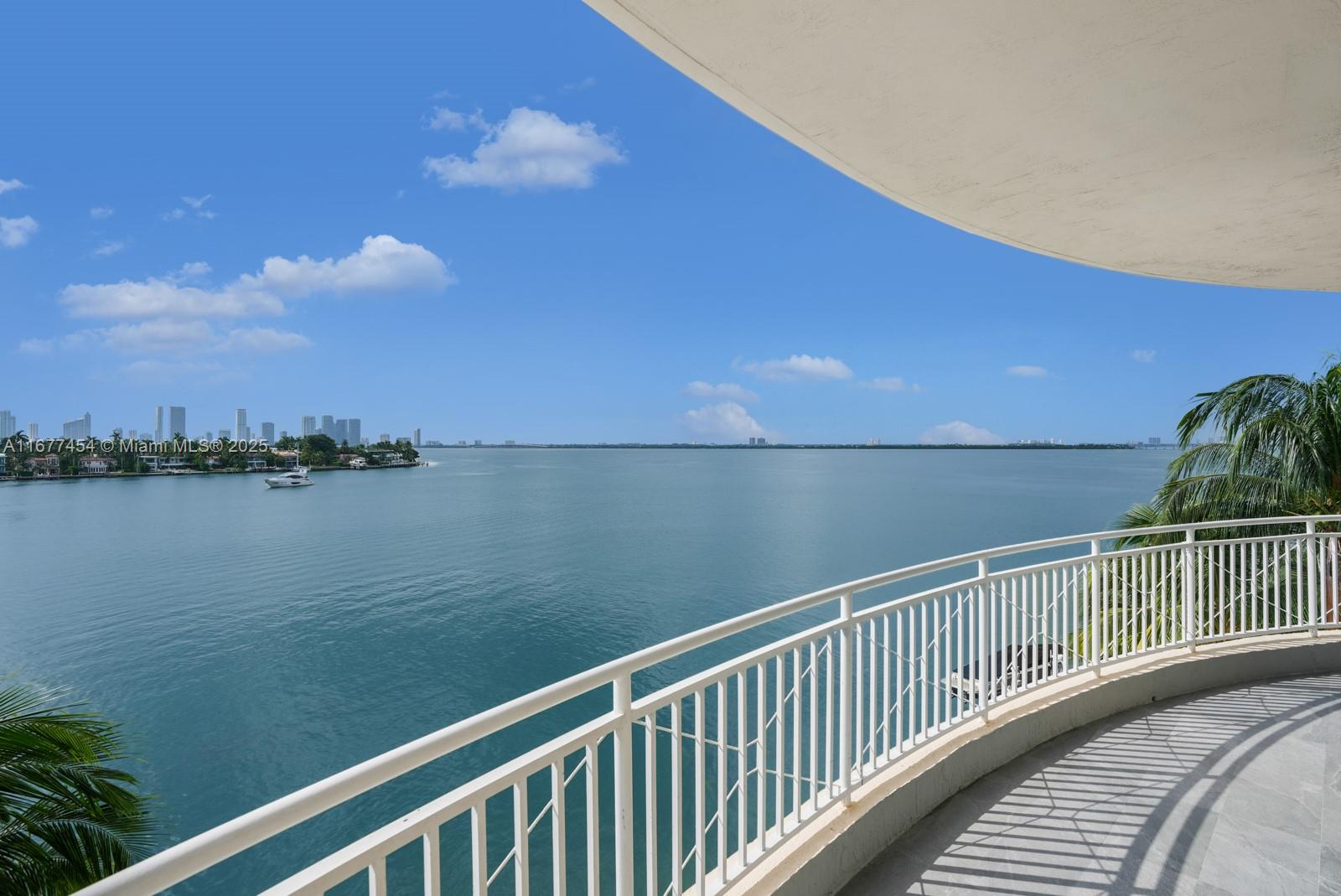 THE VISTAS CONDO - Residential