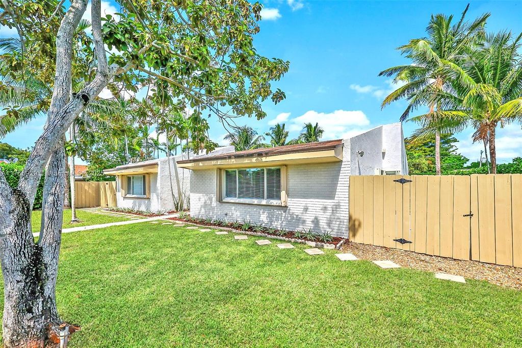 Photo of 2645 Riverland Dr, Fort Lauderdale, FL 33312 (MLS # A11755929)