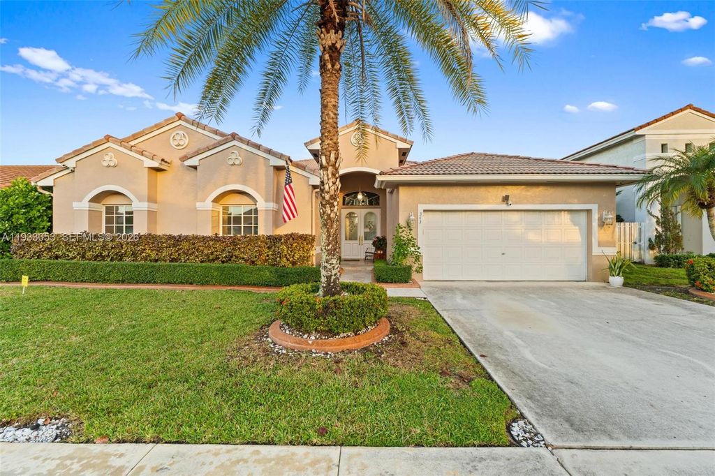 Photo of 343 SW 187th Ter, Pembroke Pines, FL 33029 (MLS # A11933053)
