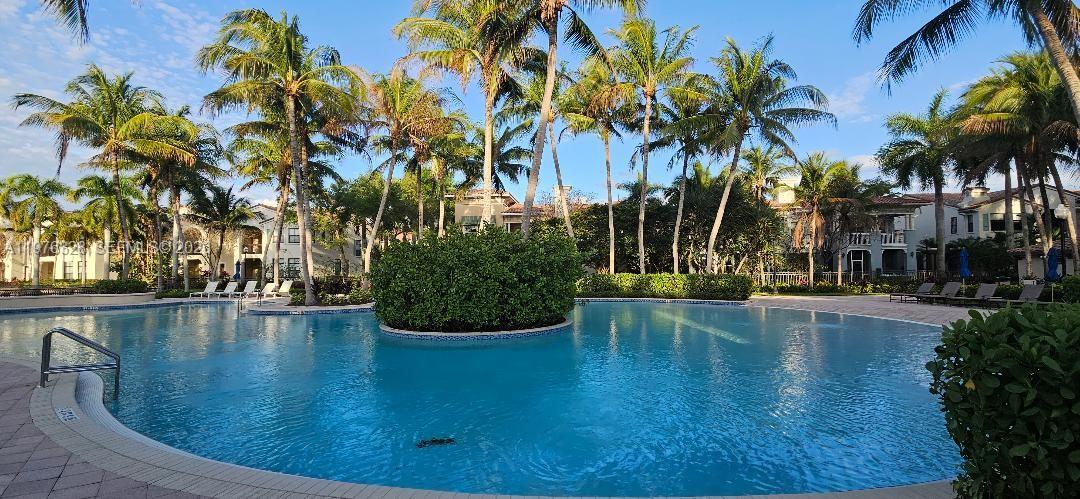 VILLA FLORA CONDO - Residential