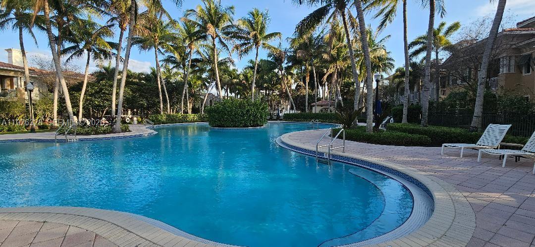 VILLA FLORA CONDO - Residential