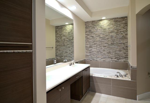 VILLA FLORA CONDO - Residential