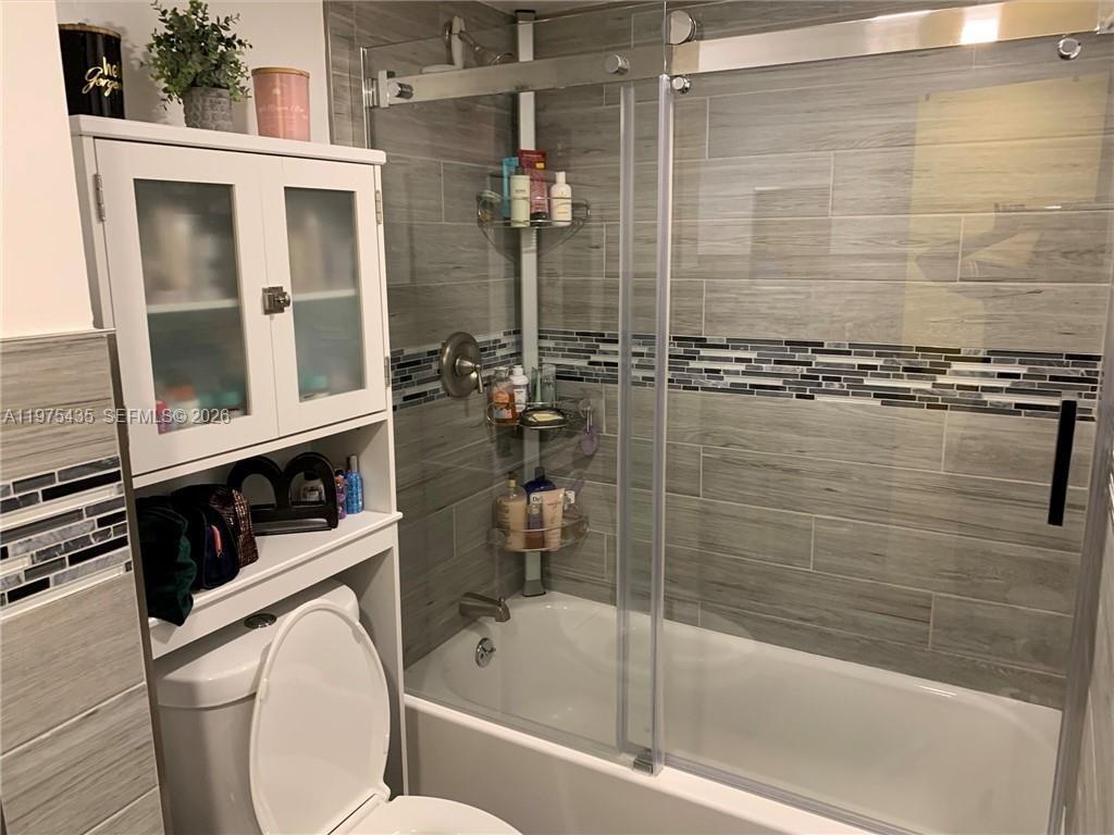 SANDS POINT CONDOMINIUM V - Residential Lease