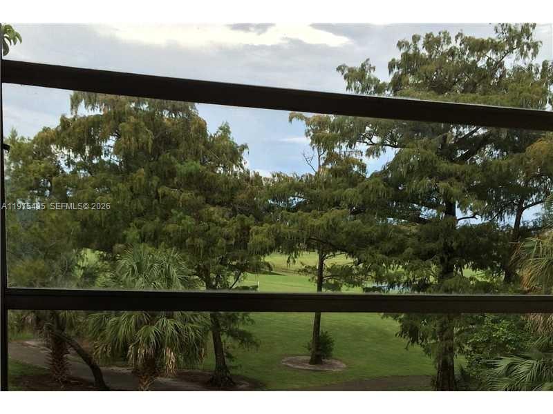 SANDS POINT CONDOMINIUM V - Residential Lease