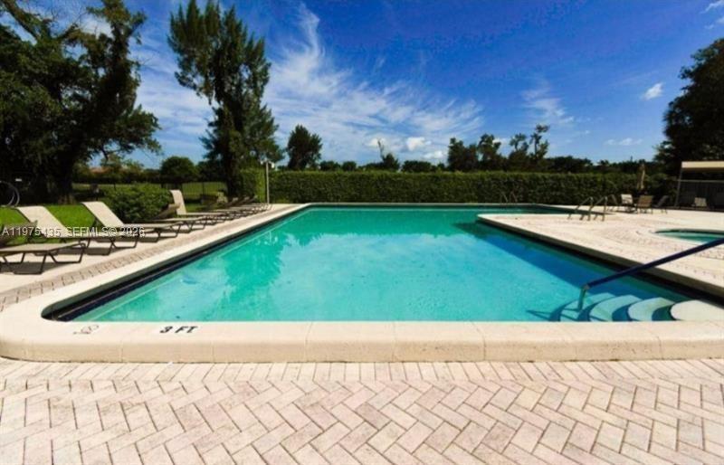 SANDS POINT CONDOMINIUM V - Residential Lease